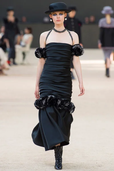 Look 50